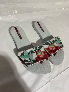 Ipanema White Slide Sandals with Red & Green Floral Stitch